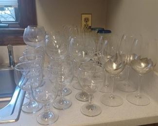 Assorted Wine Glasses Lot