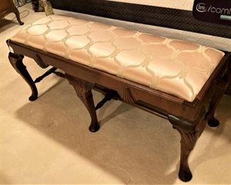 Lovely bed bench