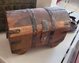 Rustic Table Top Storage Trunk