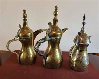 3 Teapots