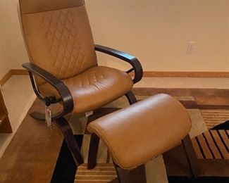 New Ekornes Stressless chair and ottoman (Consul small- Batick model)