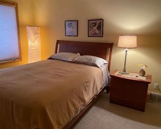 Beautiful queen size bedroom set