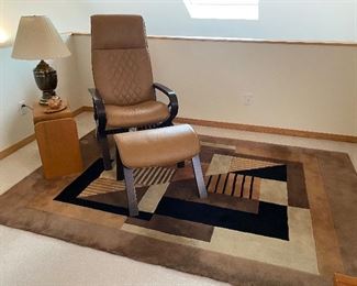 Lovely modern wool rug, like new