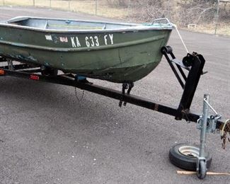 12 Foot Aluminum Fishing Boat With Trailer, Minn Kota Endura C2 5-Speed Trolling Motor, And Lowrance HOOK 7XTS Fish Finder