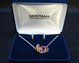 Montana Silversmiths Sunset Lights Triple Ring Jewelry Set Includes 19" Rope Chain With 3 Ring Pendants And Matching Earrings