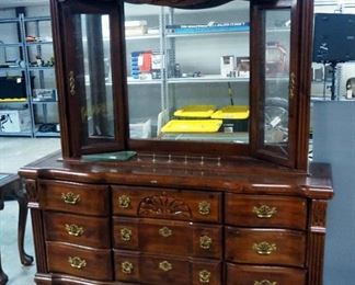 Vaughan Bassett 9-Drawer Dresser With Lighted Mirror, 78" x 71" x 19"