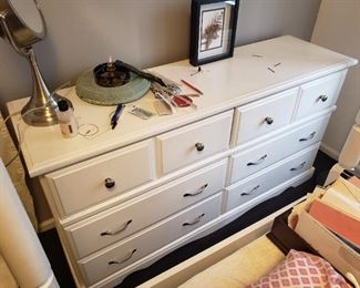 1 of 3 - 6 Drawer Dresser