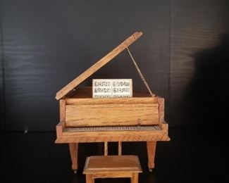 Miniature Dollhouse Furniture