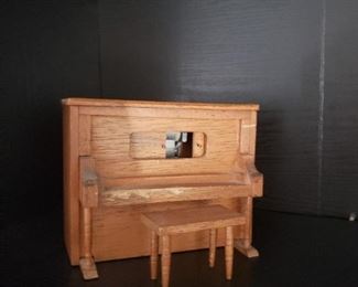 Miniature Dollhouse Furniture