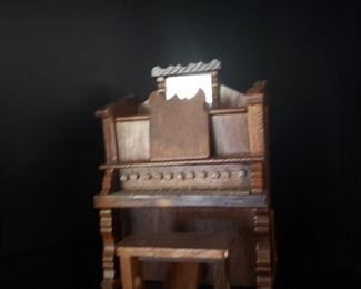 Miniature Dollhouse Furniture