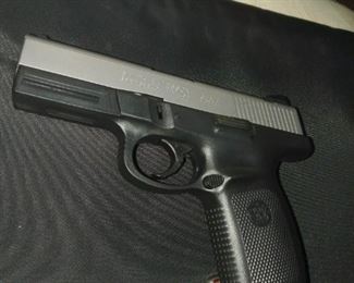 Smith & Wesson 9mm, SW9VE double action pistol 