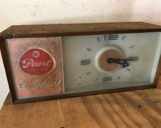 Vintage Pearl Beer Clock