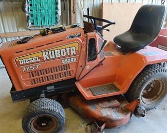 KUBOTA Diesel G5200 Lawn Mower Runs Good