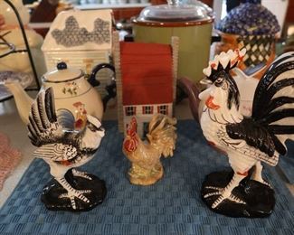Roosters - Chickens Figurines 
