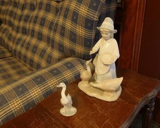 Llardo Duck - Knockoff Lady Figurine