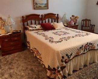 Queen Size Bed with2 Matching Nightstands - Tempur-Pedic Mattress