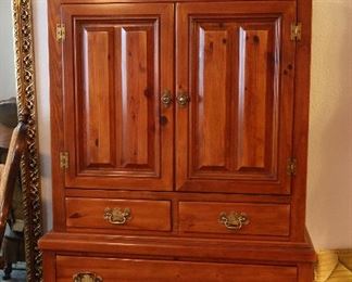 Colonial Pine - 5 Drawer Dresser - Made in USA