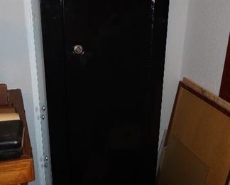 Gun Safe - 8 Gun safe 