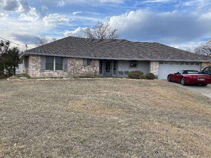 Simply Estate Sales in Kerrville, TX starts on 3/25/2022