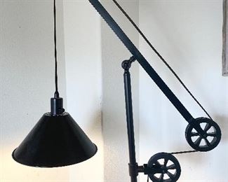 Metal Pulley Floor Lamp