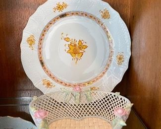 5 Herend "Chinese Bouquet" Yellow Dinner Plates with Belleek Reticulated Basket Weave Bottom Bowl