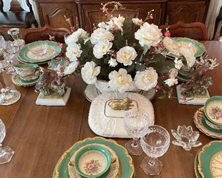 Mottahedeh Tureen and Underplate Centerpiece