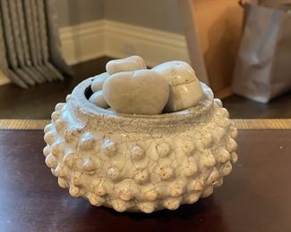 Decorative bowl.