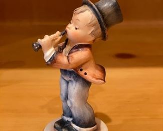 Vintage Hummel Goebel Serenade figurine. Stamped Germany.