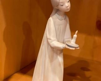 Lladro Girl with Candle figurine. Photo 3 of 5.