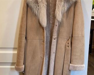 Mossimo Dutti Woman shearling coat with faux fur trim. Size M. Photo 1 of 2.