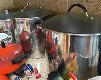 Assorted Kitchenware