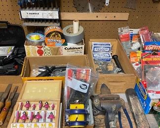 Small Vise, Assorted Bits