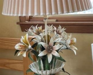 Vintage metal floral table lamp