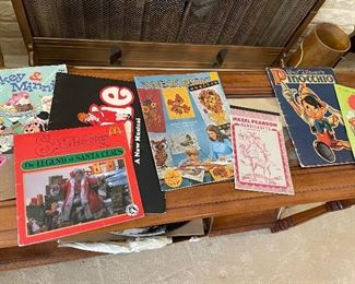 Antique books, manuals, newspapers and magazines