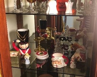 Amber colored stemware, Halloween & Xmas decor, Tarahumara baskets (Mexico)