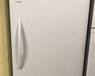 2011 Frigidaire upright freezer - 14 cu. ft., frost free (28.5”W, 60”H, 29”D) Model FFU15F5HWL