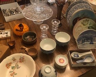 Glass cake stand, glass pumpkin, pair of Iittala Festivo candlesticks, Chinese bowls, assorted plates 