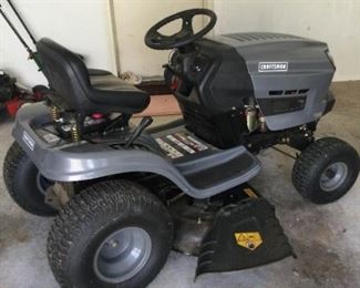 Craftsman T1000 Riding Lawnmower