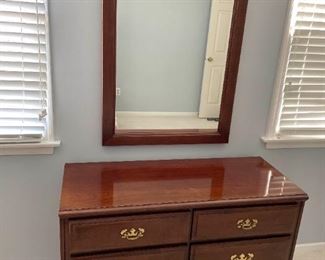 Dresser With Mirror