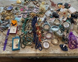Jackpot of Fashion Jewelry Items
