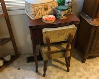 Sewing machine with sewing chair