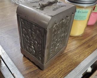 Cast Iron Bank - NO KEY!