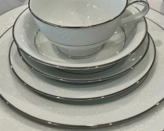 Nortitake “Buckingham” 12 Piece Setting China Set