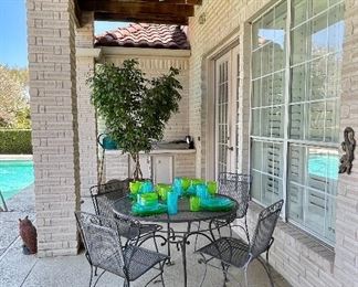Vintage Wrought Iron Round Patio Table with 4 Chairs, Faux Ficus Tree