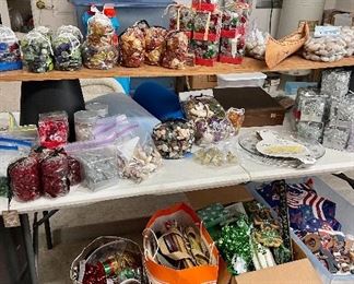 Decorator and Seasonal Items