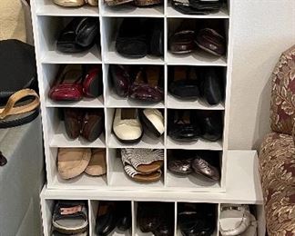 Designer shoes by Salvatore Ferragamo, Etienne Aigner, Yves Saint Laurent, Tory Burch, Cole Haan, Ralph Lauren, Arturo Chiangmai, Merrill & Naturalizer, Sherry and much more