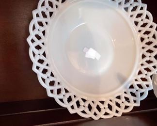 late 1800’s lace rimed bowl