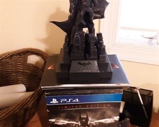 PS4 Limited Edition Batman figurine
