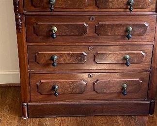 Victorian chest without glove boxes. H: 37.5".