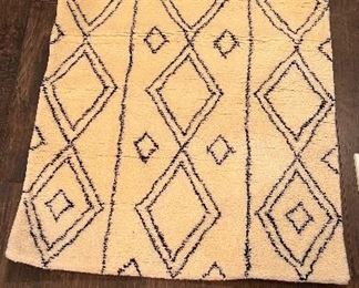 Pottery Barn wool Rug. 3x5’. Current retail price $149
PRICE $75